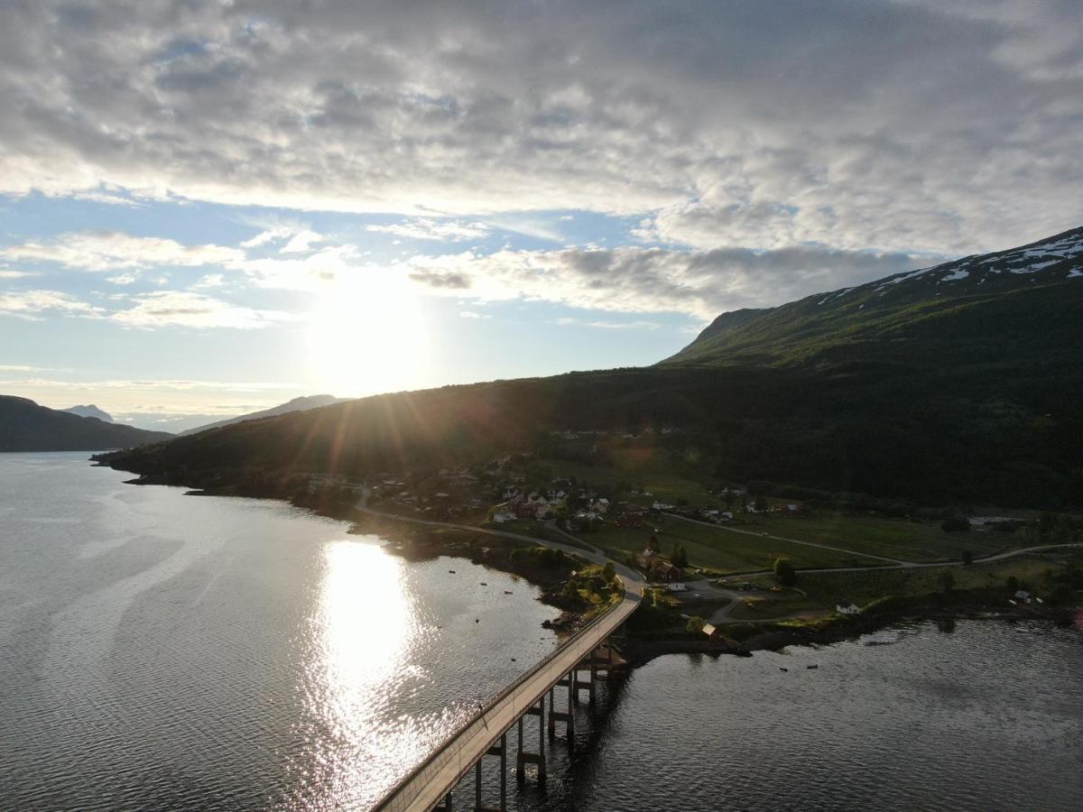 Arctic Inn Gratangen Eksteriør billede
